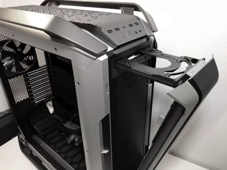 Cooler Master Cosmos C700M-châssis-test
