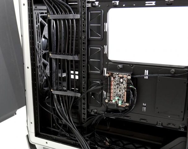 Cooler Master Cosmos C700M-intérieur-test