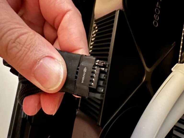 RTX 4090 Founders Edition victime d'une fusion-fonte