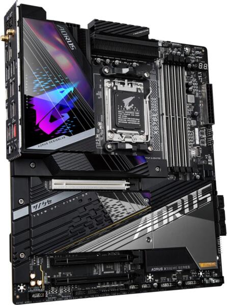 3 meilleures cartes mères pour RX 7900 XTX recommandées-GIGABYTE X670E Aorus Xtreme-disponible sur Amazon